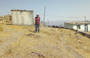 Personal y equipo para trabajos de topografía
